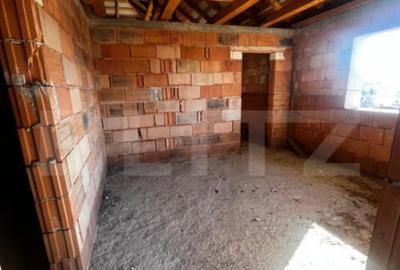 Casă cu 7 camere cu Teren 1000 Mp în Central - 2