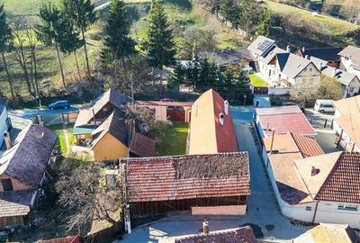 FILM! Casa saseasca, renovata exterior, in centrul localitatii Holbav, Brasov. - 35
