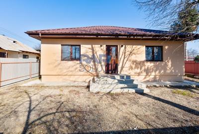 Casă individuală cu 3 camere cu Canalizare în Secuieni - 1