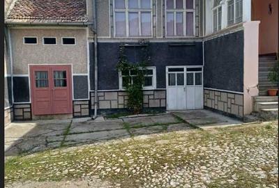 Casă cu 4 camere în Central - 3