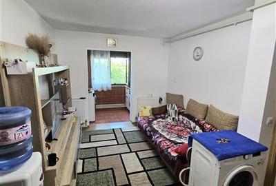 Apartament cu 3 camere semidecomandat, mobilat în Km 4-5 - 3
