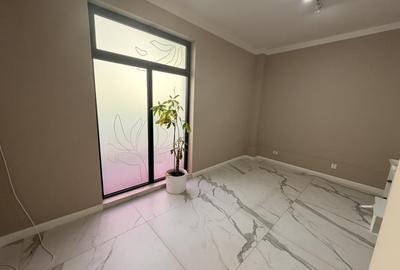 Spațiu comercial, de 165 mp, în Central - 10