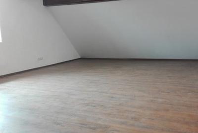 Apartament cu 4 camere decomandat în Calea Dumbrăvii - 3