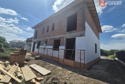 Duplex cu 4 camere cu Canalizare în Dumbrăvița - 2