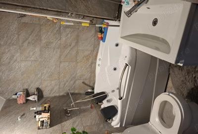 Apartament cu 3 camere decomandat în Central - 1