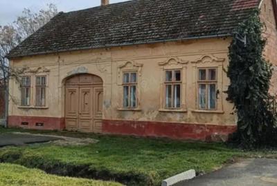 Casă cu 6 camere cu Teren 600 Mp în Lovrin - 1