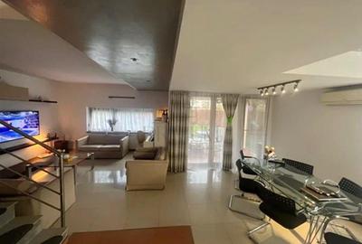 Triplex - Zona Torontalului - 3 Dormitoare - 2 Dressing-uri - Garaj - Curte spat - 3