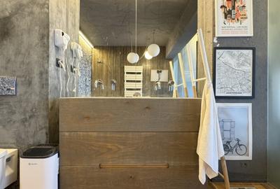 Locuinta speciala intr o zona superba pe lac - 17