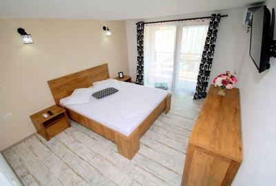 Casă cu 10 camere în Eșelnița - 6