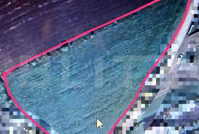 Teren de 5800 mp, în Dezmir