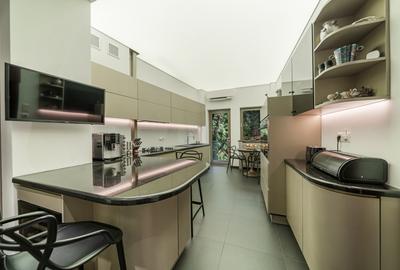 Armeneasca Resedinta 227mp Etaj 1/2 in vila interbelica*Eleganta moderna*Credit ipotecar* - 2