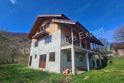 Casa de vacan?a de vanzare in comuna Corbi, sat Poienarei, jude? Arge?. - 9