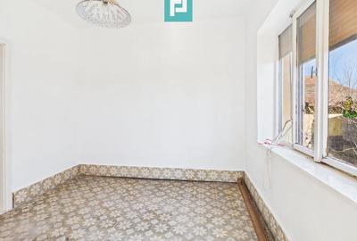 Casă cu 3 camere cu Teren 1581 Mp în Turnu - 3