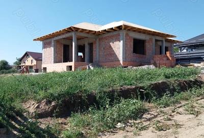 Casă cu 4 camere cu Teren 500 Mp în Dumești - 8