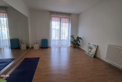 Casă cu 5 camere cu Teren 260 Mp în Făget - 2