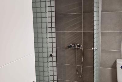 Garsonieră decomandată în Apărătorii Patriei