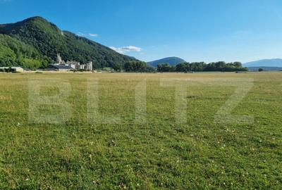 Teren de 700 mp, în Central