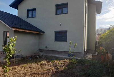 Casă cu 4 camere cu Teren 600 Mp în Central - 3