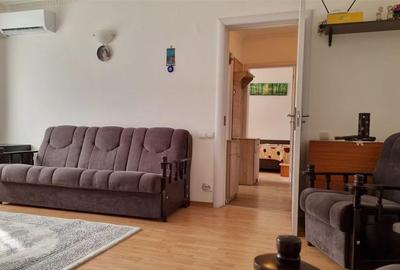 Apartament cu 3 camere semidecomandat, mobilat în Titan - 2