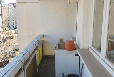 Apartament cu 3 camere decomandat în Berești - 10