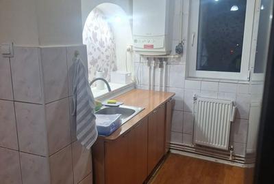 Apartament cu 3 camere semidecomandat în Central - 3