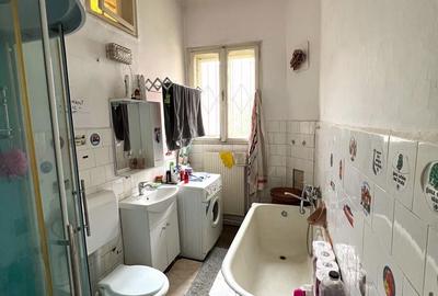 Casă cu 3 camere cu Teren 385 Mp în Titulescu - 7