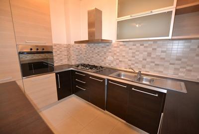 Apartament cu 3 camere semidecomandat, mobilat în Central - 2