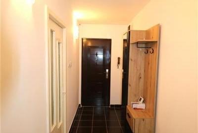 Apartament 3 camere+ 30 mp la demisol, centrala proprie in zona Modern - 2