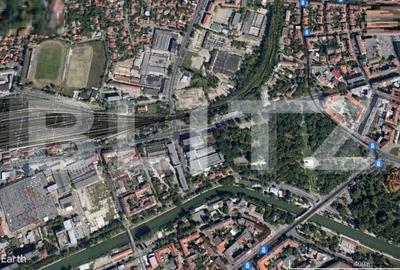 Casă cu 5 camere cu Teren 1100 Mp în Central