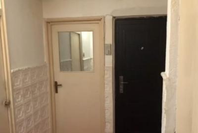 Apartament cu 2 camere decomandat în Km 5 - 2