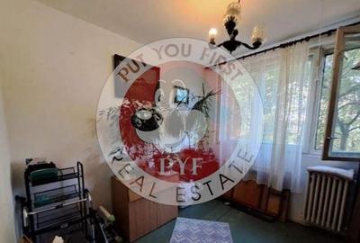 Apartament cu 3 camere semidecomandat în Apusului