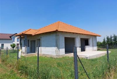 PRET REDUS!!! Casa parter in Mandruloc - 6