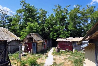 Casă cu 4 camere cu Teren 886 Mp în Ulmu