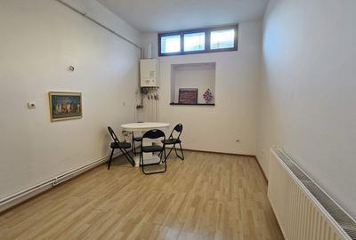 Str Lunga apartament pretabil birou/cabinet , parter stradal - 4