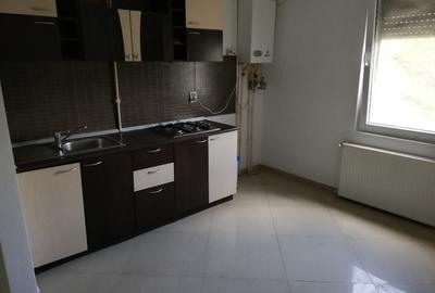 Apartament cu 3 camere decomandat în Central - 2
