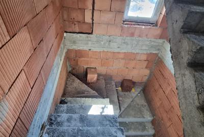 Casă individuală cu 4 camere cu Canalizare în Sud-Est - 10