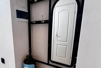 Garsonieră în Titan