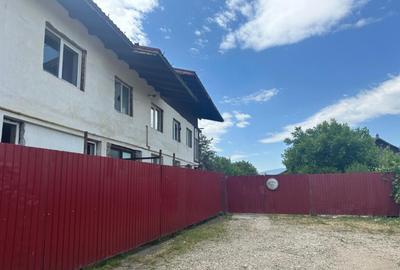 Spațiu comercial, de 300 mp, în Stupini