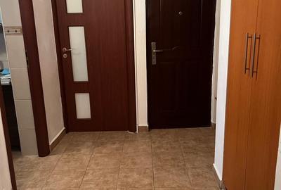 Apartament cu 2 camere decomandat, mobilat în Poarta 6 - 10