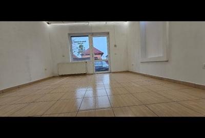 Spațiu comercial, de 32 mp, în Bartolomeu - 2