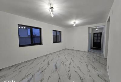 Casă cu 3 camere cu Canalizare în Central - 3