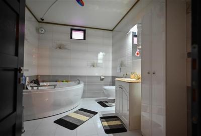 Resedinta distincta, mobilata cu rafinament, pe 1.000 mp teren, Central, Sacele, Resedinta distincta, mobilata cu rafinament, pe 1.000 mp teren, Central, Sacele, - 60