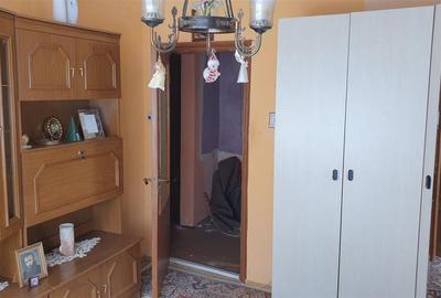 Apartament cu 3 camere decomandat în Viziru 3 - 3