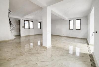 Casă cu 2 camere cu Teren 438 Mp în Central - 2