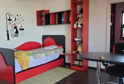 Casă cu 5 camere cu Teren 900 Mp în Zăvoi - 2