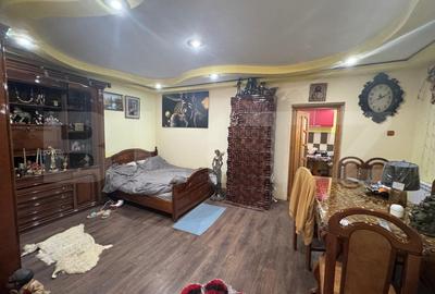 Casa , 2 camere, 55mp, + teren 43mp, zona centrala - 1
