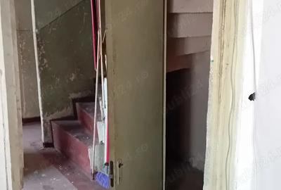 Vand apartament 5 camere pe 2 nivele, cu scara interioara - 8