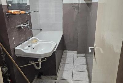 Garsonieră decomandată în Rogerius