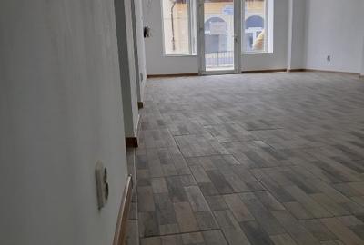 Spațiu comercial, de 55 mp, în Central - 1