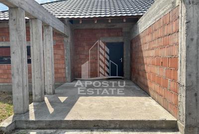 Casa individuala cu 4 camere si teren de 670 mp, Parta,  comision 0 - 11